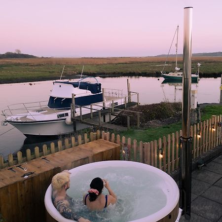 Hot Tub With A View - Christchurch Harbour Dış mekan fotoğraf