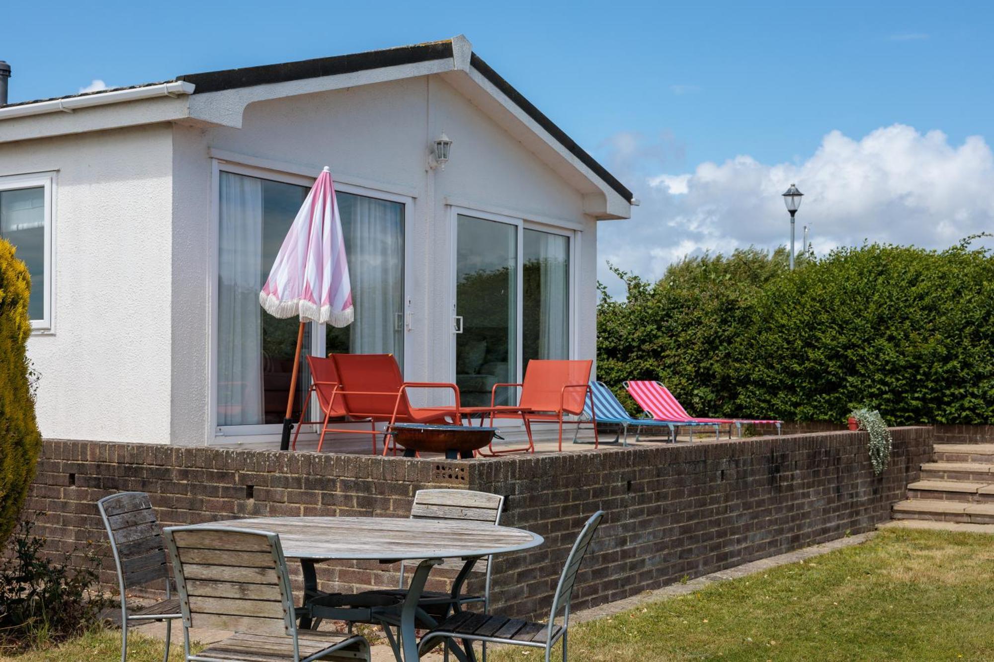 Hot Tub With A View - Christchurch Harbour Dış mekan fotoğraf